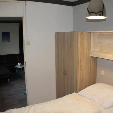 Nova Zembla ユリアーナドルプ